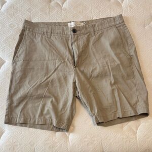 H&M Men's Khaki Flat Front Shorts